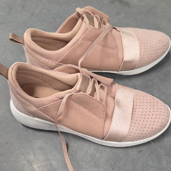 Big Buddha Shoes - Big Buddha Women's Blush Pink Slip-On Sneakers